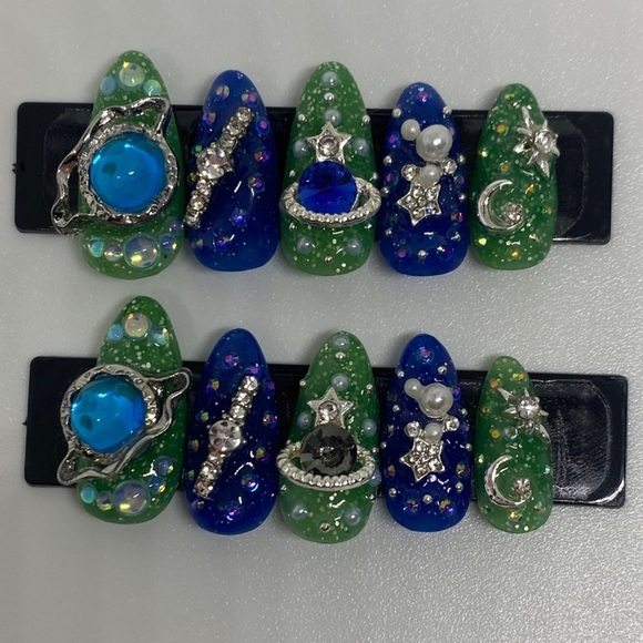 Planet ATLien Blues Handmade Press On Nail Set - Picture 15 of 16